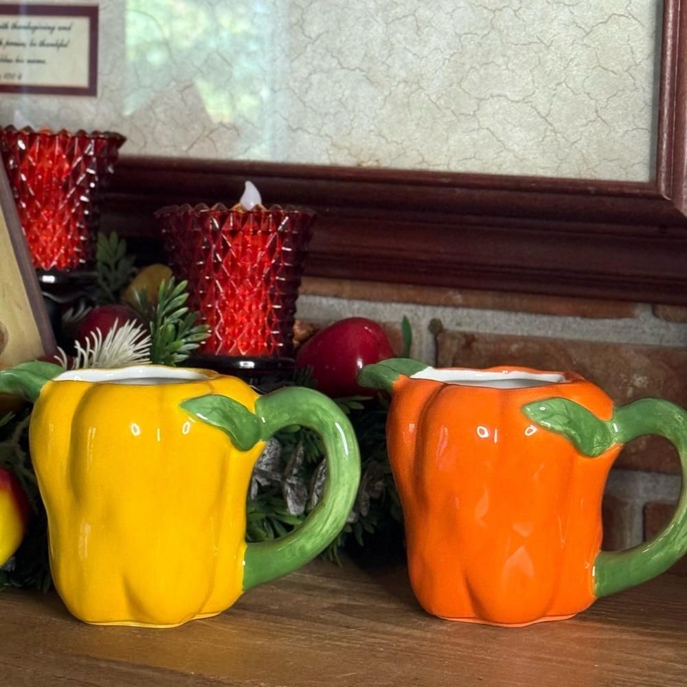 Vintage Set of Hand Painted Fine Ceramic Ware Bell Pepper Shaped Creamer Set